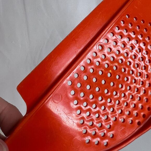 Vintage 1970s Rubbermaid 1907-2 Orange Plastic Spatula Pot Strainer 11.5" - Picture 9 of 9